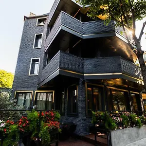 La Boutique 4*, Tirana Albania